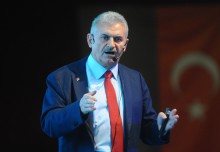 Binali Yıldırım referandum için Almanya’ya gidiyor